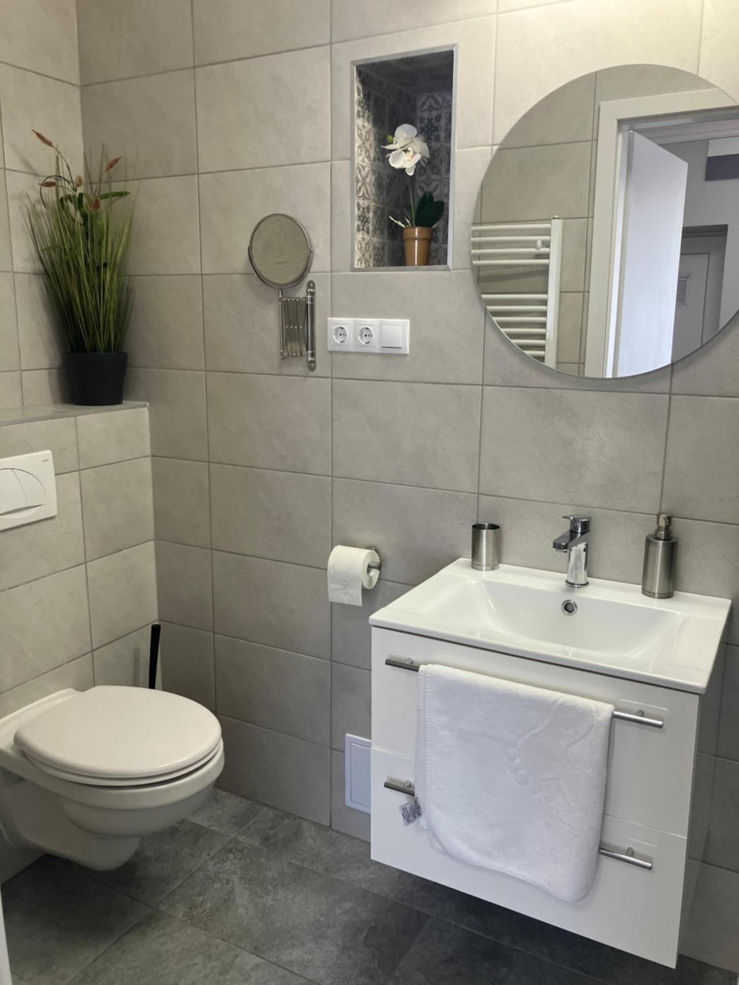 Illa Apartments Eger Ngoại thất bức ảnh