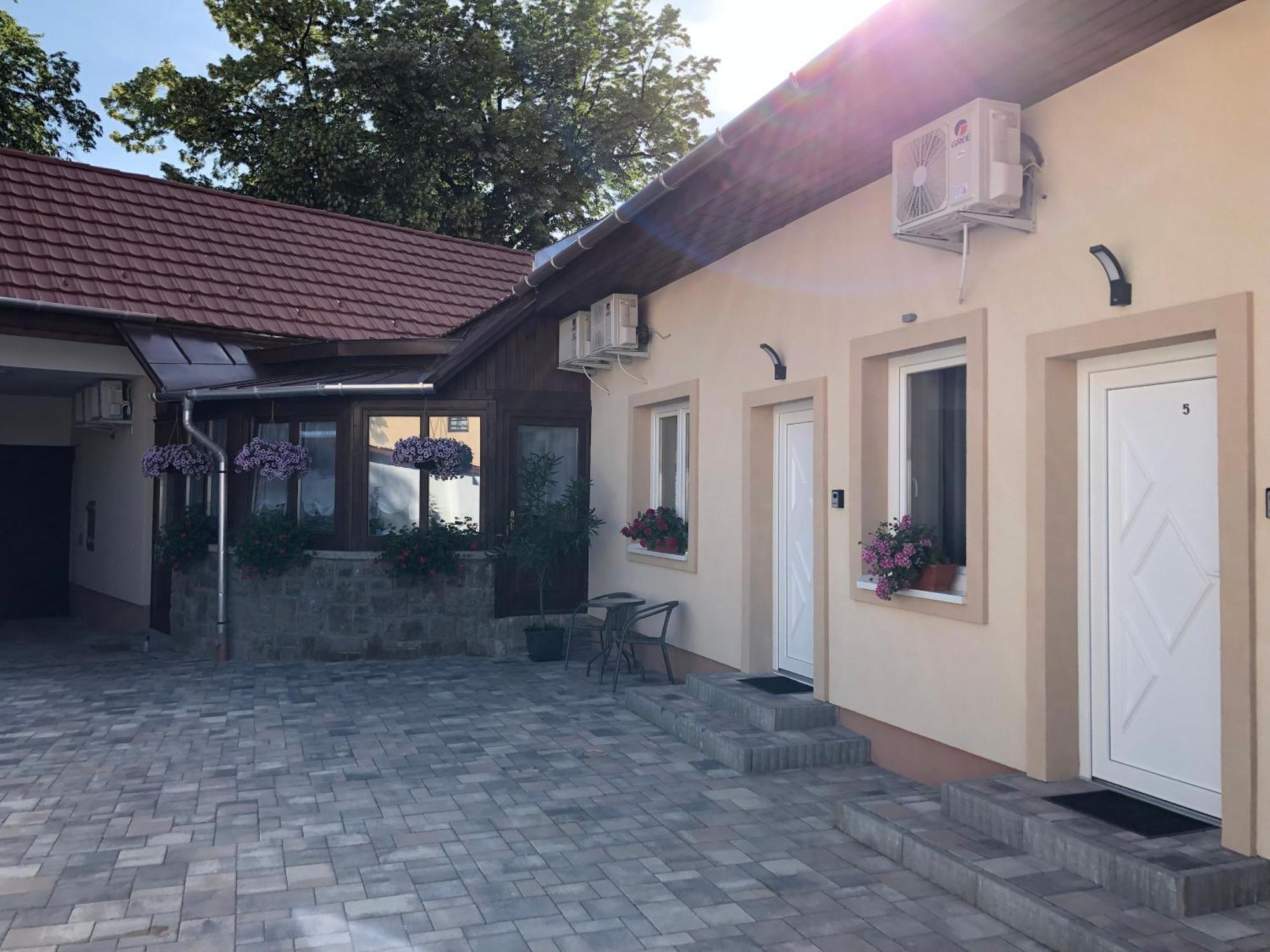 Illa Apartments Eger Ngoại thất bức ảnh