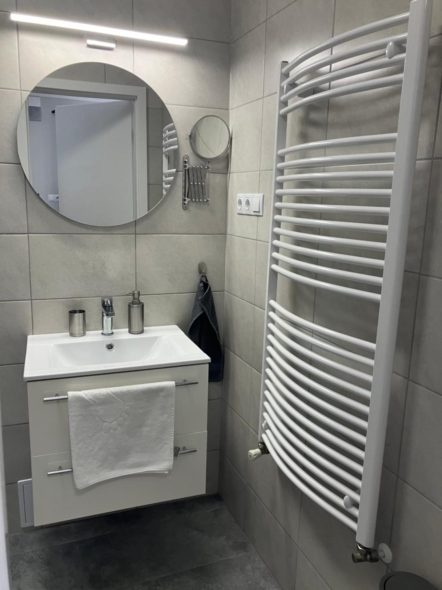 Illa Apartments Eger Ngoại thất bức ảnh