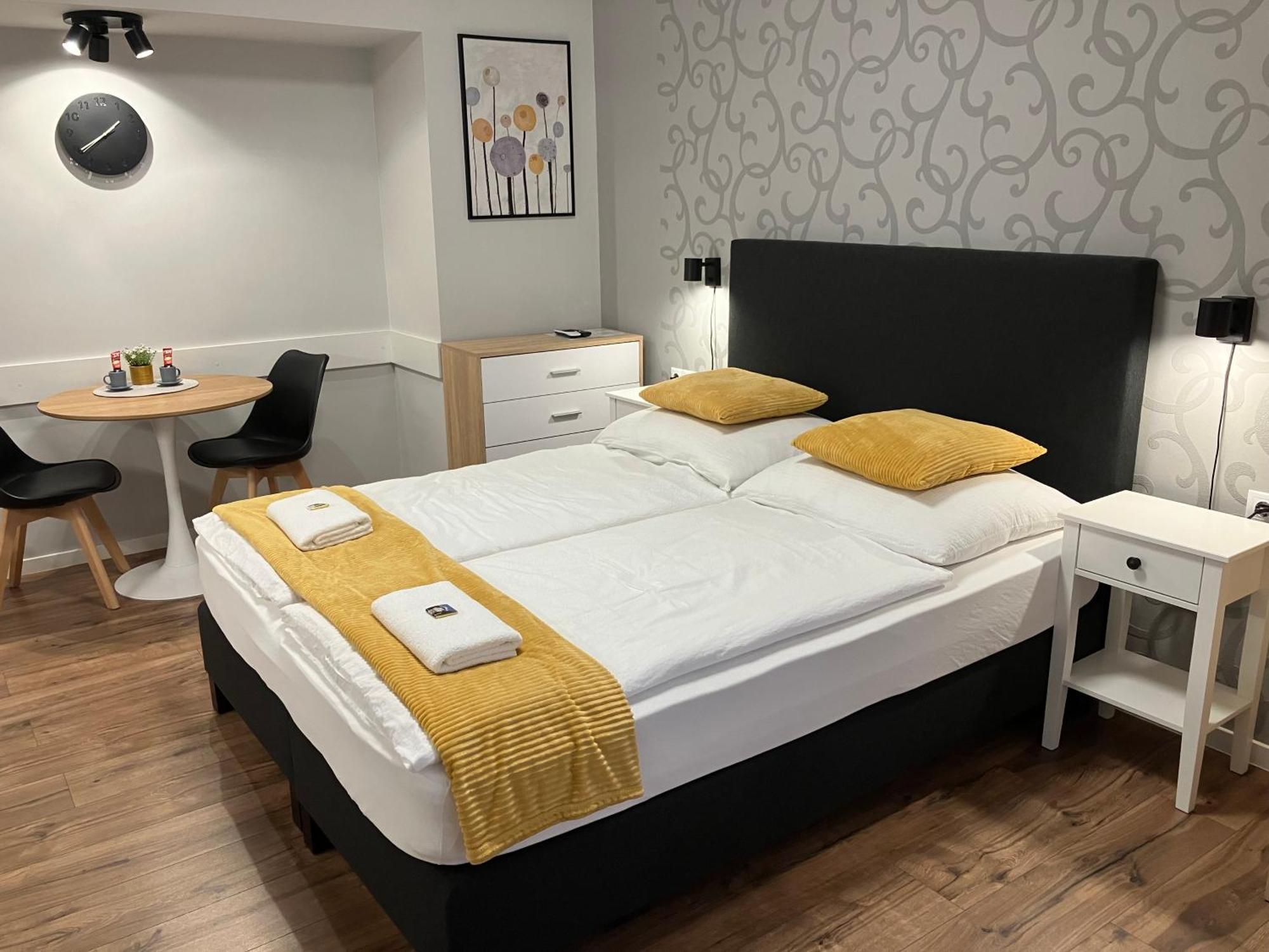 Illa Apartments Eger Ngoại thất bức ảnh