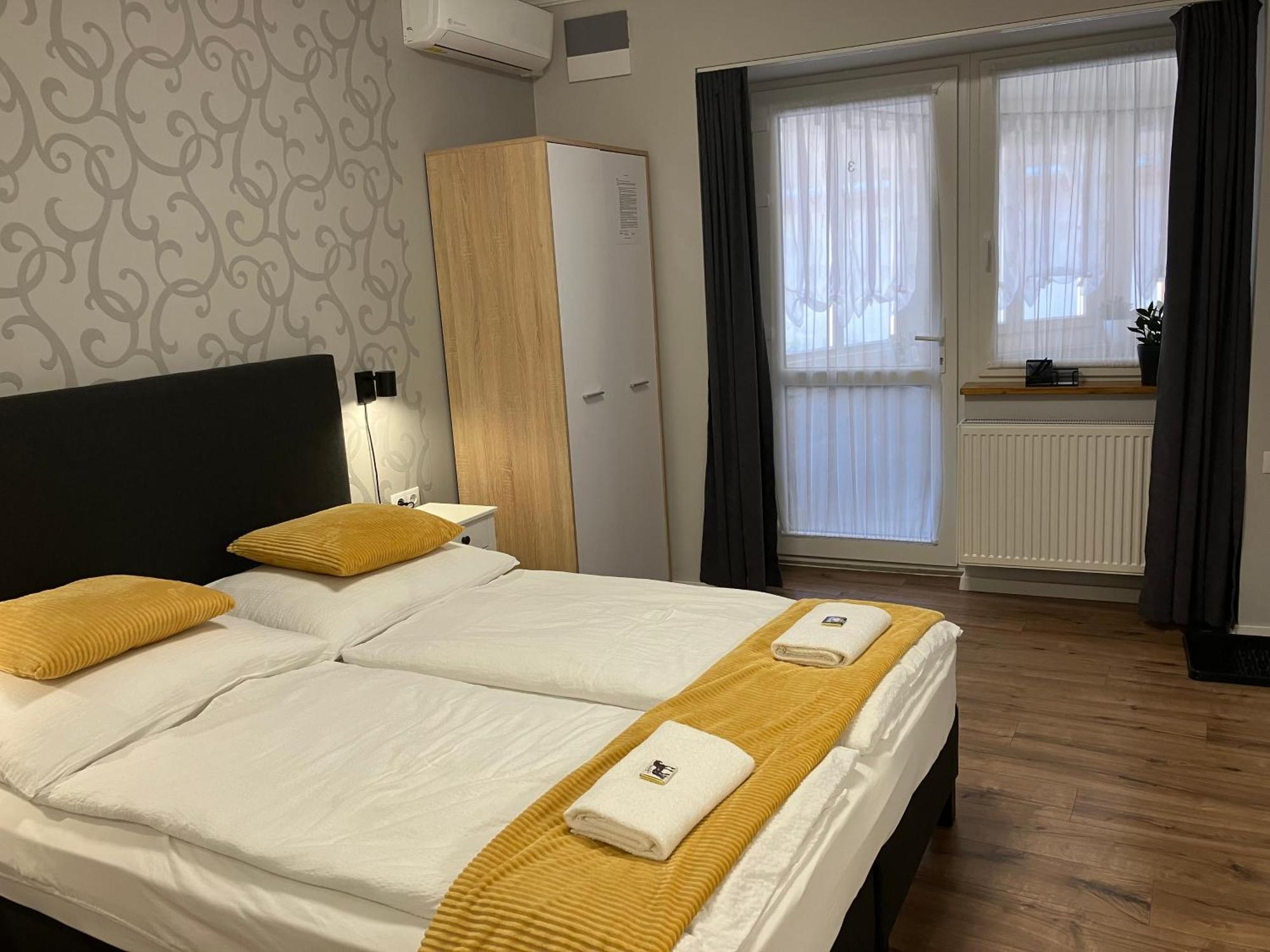 Illa Apartments Eger Ngoại thất bức ảnh